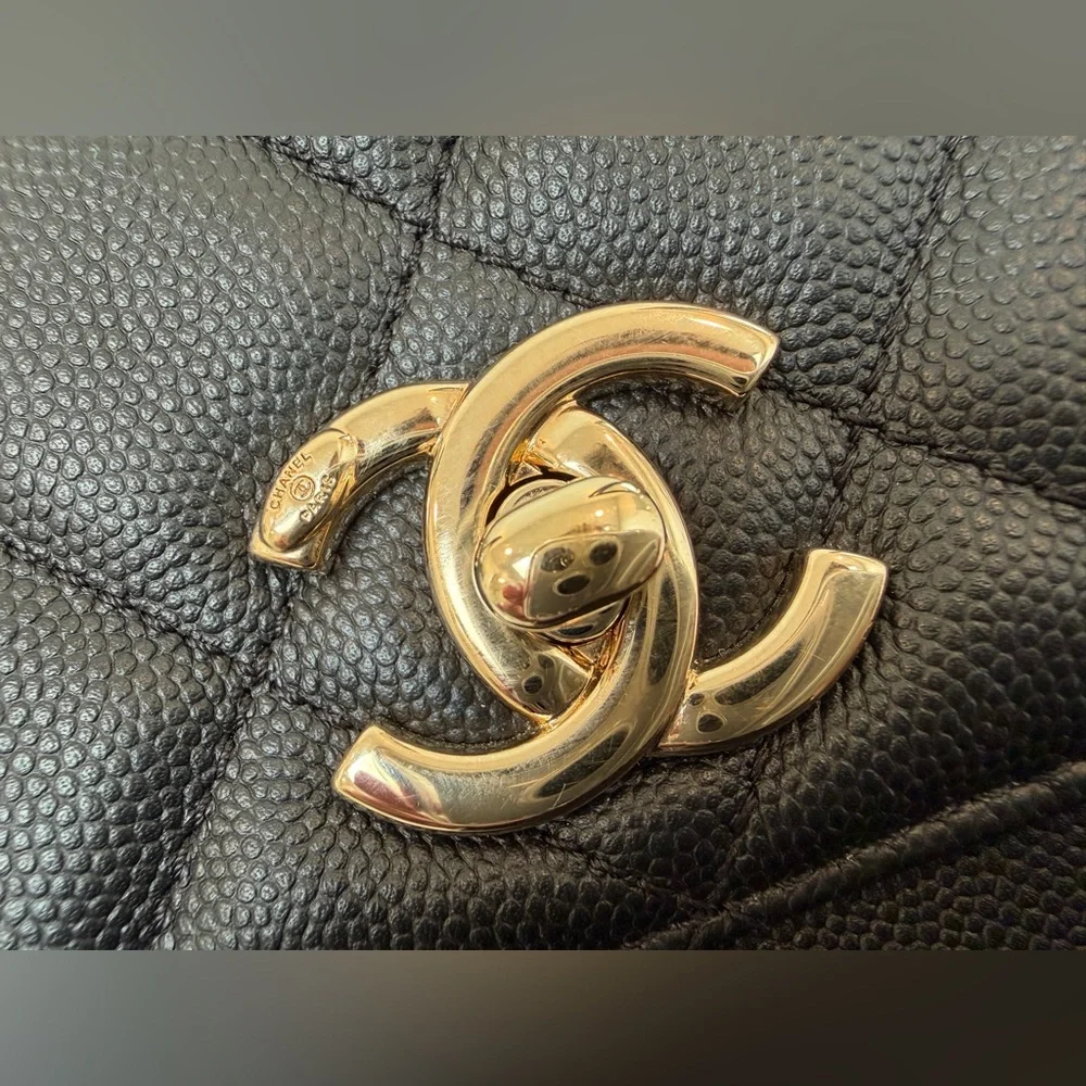Chanel Black Caviar Leather Business Affinity in Medium